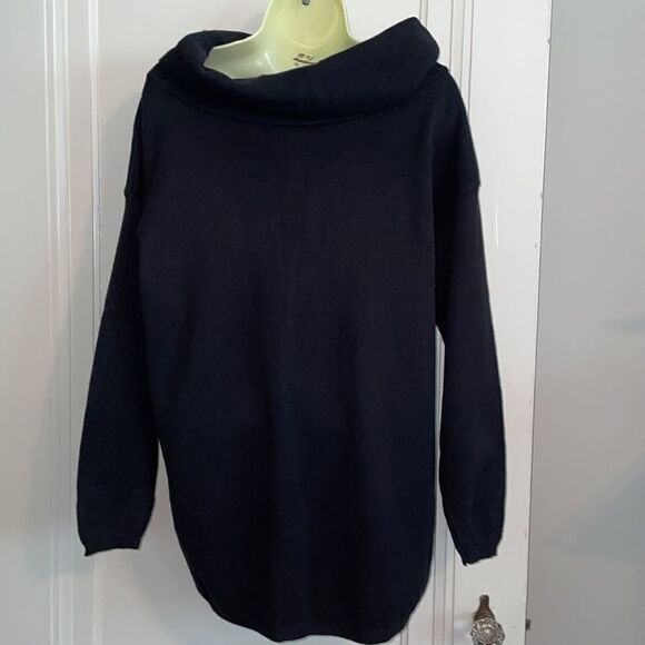 Vtg 80s Gepetto black cotton cowl neck sweater with gold embroidered griffins - Picture 6 of 8